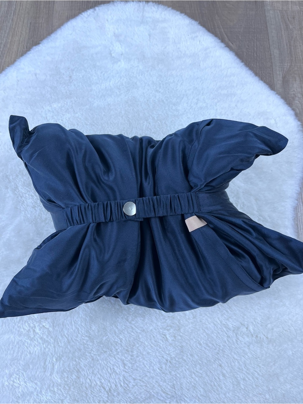 Lunya washable silk travel pillow - Picture 9 of 12
